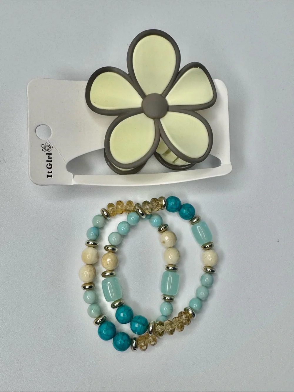 Turquoise stretch bracelet and hair claw clip